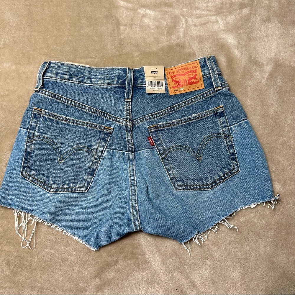 Levi's 501 100% Cotton Mid Rise Two Tone Shorts NWT New With Tags Size 30 - Picture 2 of 5